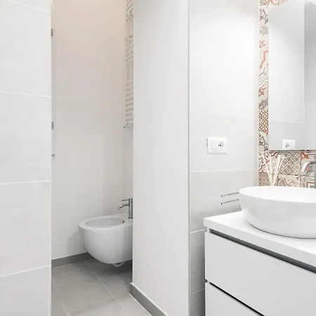 Easylife - - Bassi 30 - Isola Milan