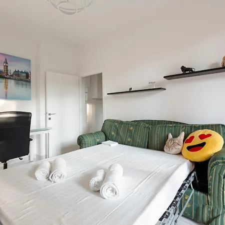 아파트 Guesthost - Corvetto M3 Bright With Balcony! 밀라노