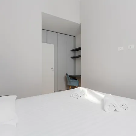 Guesthost - Mac Mahon - Urban Oasis Apartment! Daire
