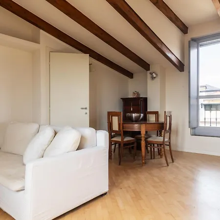 Bilocale In Ottima Posizione: Tra E Lima * Milano