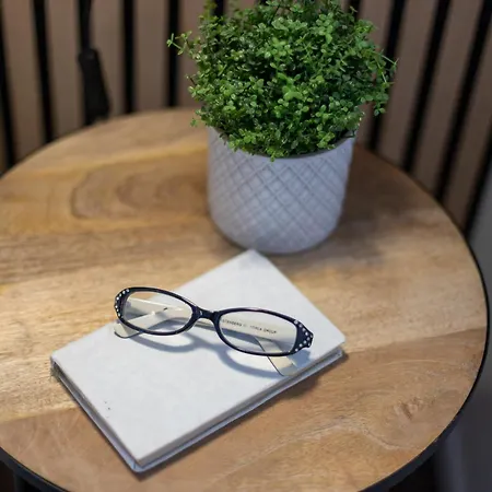 Stayeasy Petrella21 - 4 Bedrooms, 3 Baths - Station *