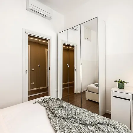 Stayeasy Petrella21 - 4 Bedrooms, 3 Baths - Station * 밀라노