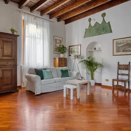 Joivy Spacious Flat, Excellent Centre Access Apartamento