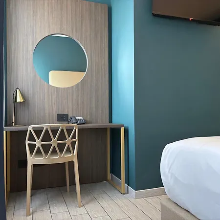 Esco Hotel