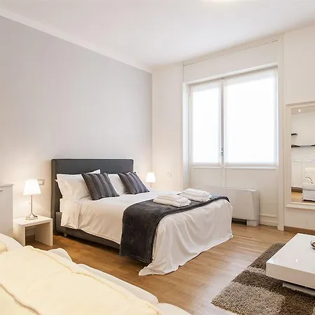 Royal Magenta & Luxury Apartment
