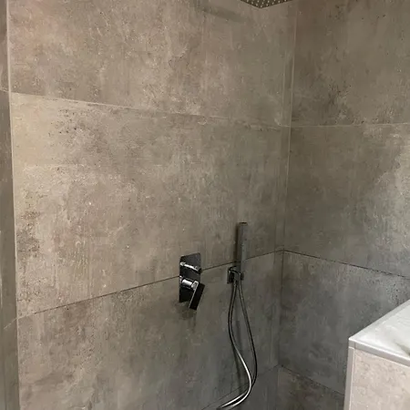 Apartament Bilocale Zona Navigli *