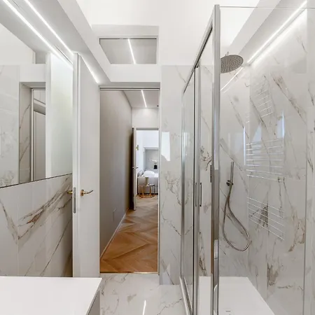 Luxury Skyview - Citylife - Mico شقة