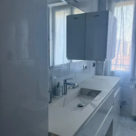 Happy House Apartment *