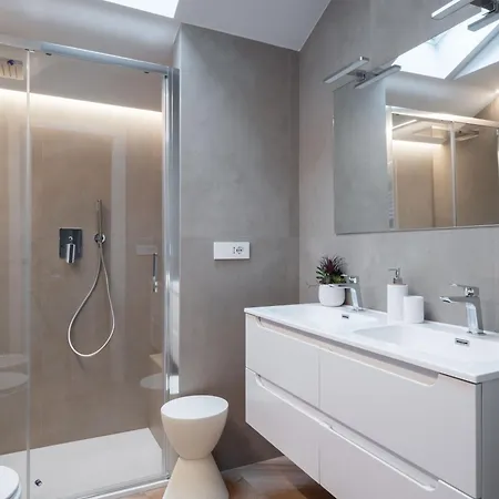 Design Su 2 Piani Via Della Spiga Apartment Milan
