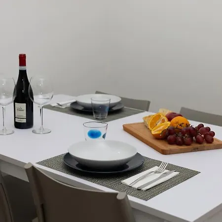 Deluxe With Free Wifi And Netflix Apartment