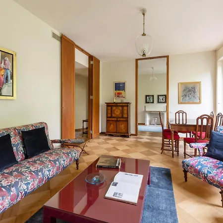 Classy Heritage Home, Center * Milan