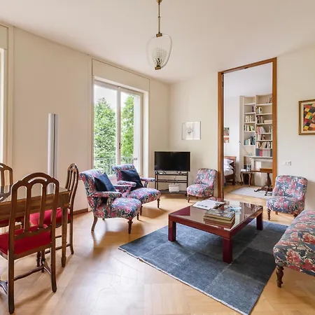 Classy Heritage Home, Center Apartment