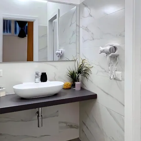 Salis28 Mm3 Affori Centro * Milan