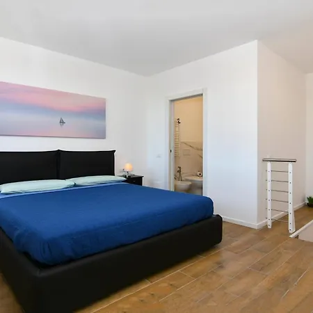 [fond. Prada-ieo] Elegante Con Apartamento *