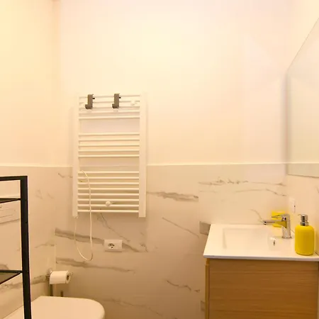 Apartamento [fond. Prada-ieo] Elegante Con Milán