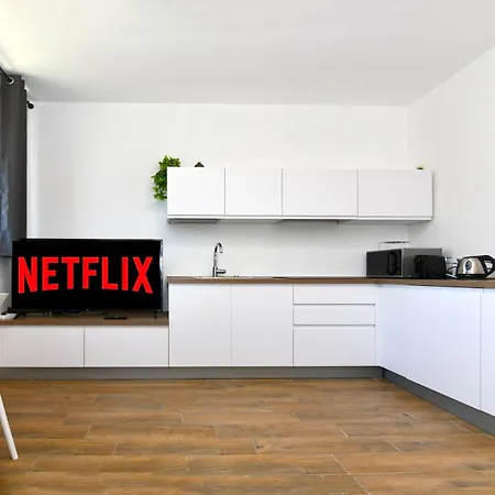 [fond. Prada-ieo] Elegante Con Apartamento *