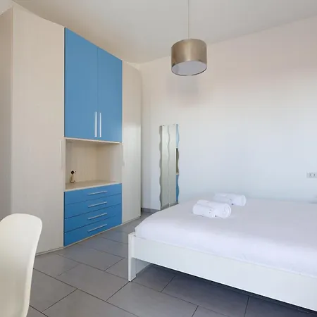Apartment Bande Nere Mm1 - Modern With Balcony!