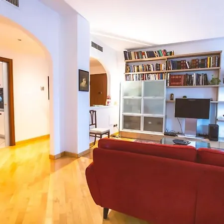Ampia Oasi A Porta Venezia: Casa In Centro Daire