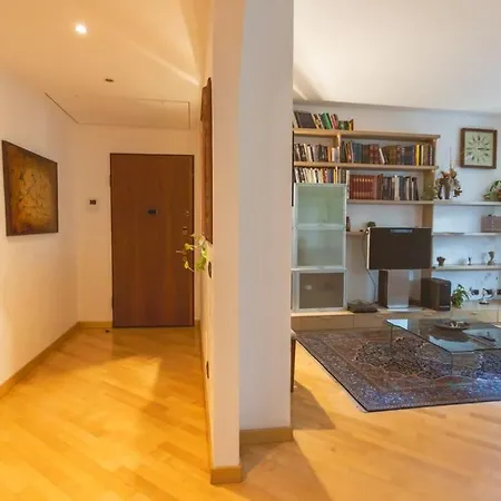 شقة Ampia Oasi A Porta Venezia: Casa In Centro
