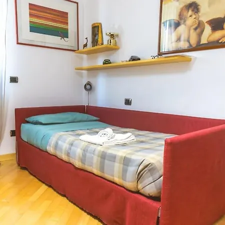 Ampia Oasi A Porta Venezia: Casa In Centro Daire *