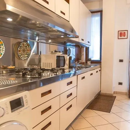 Daire Ampia Oasi A Porta Venezia: Casa In Centro *