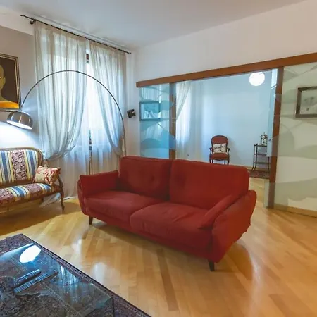 شقة Ampia Oasi A Porta Venezia: Casa In Centro