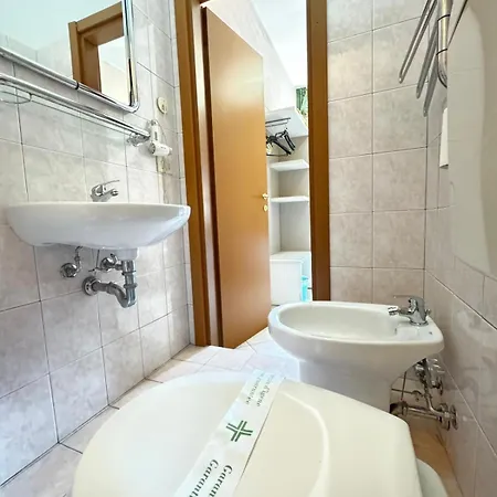 Otel Le Querce 2*