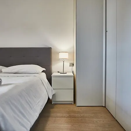 Moderno Trilocale Moscova Brera ミラノ