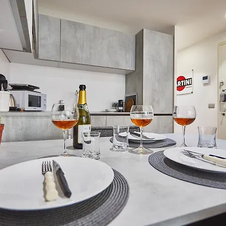 Moderno Trilocale Moscova Brera ミラノ