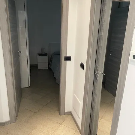 Apartament Bilocale Zona Navigli Mediolan