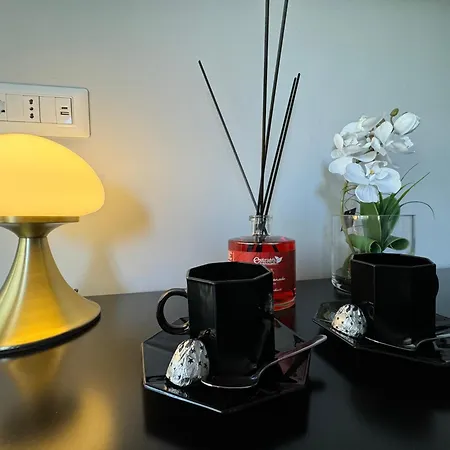 Meg Glamour Vicino I Navigli Milan