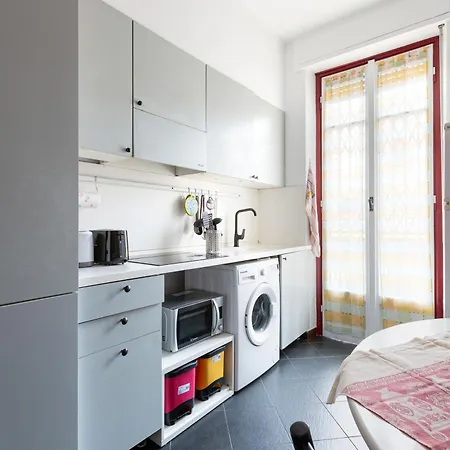 Apartment De Angeli M1 - Colorful With Balcony!