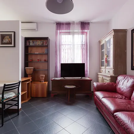 Apartment De Angeli M1 - Colorful With Balcony! *