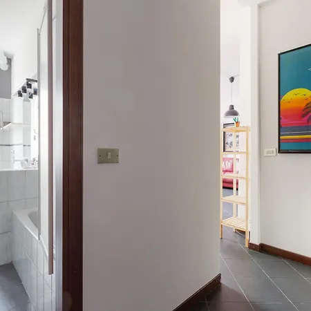 De Angeli M1 - Colorful With Balcony! * Mailand