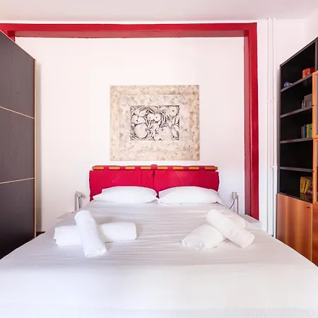 De Angeli M1 - Colorful With Balcony! Apartment *