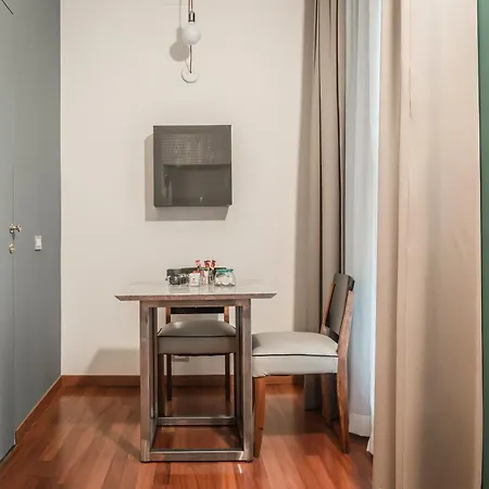 蒙特拿破仑大道套房酒店