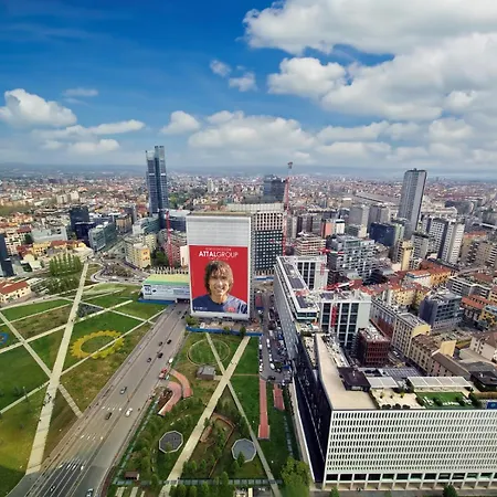 Skyline Solaria 3* Milán