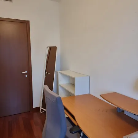 Ubytování v soukromí Cosy Spacious With Private Balcony *
