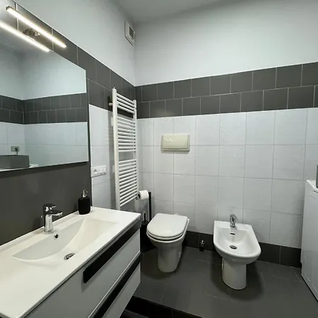 Be Your - Sister's House