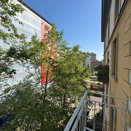 Be Your - Sister's House * Mediolan