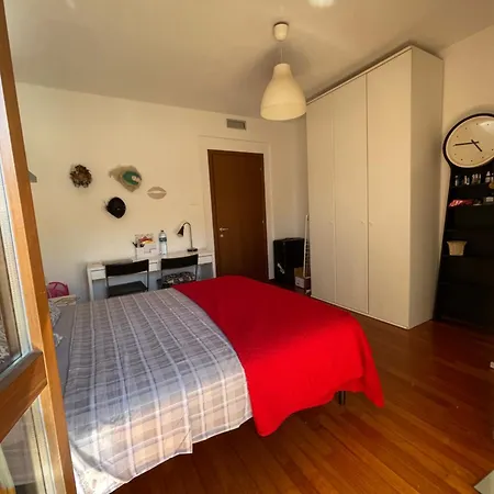 Ubytování v soukromí Cosy Spacious With Private Balcony Milán