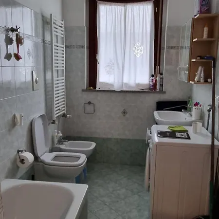 Cosy Spacious With Private Balcony Milán