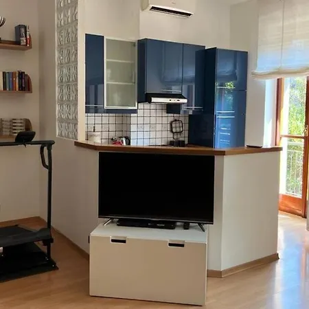 And Cosy Flat In Area