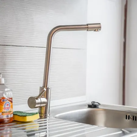 Shortmi Canonica * ميلان