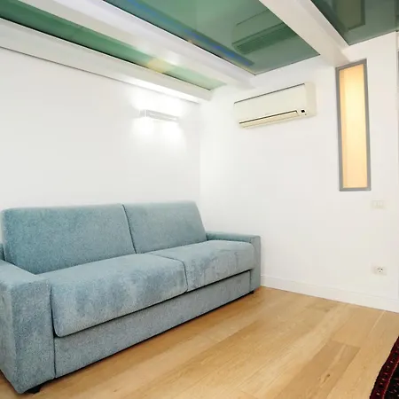 Giovio Duplex شقة