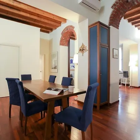 Hacca Collection - Corso Magenta, Unique And Charming 2br *