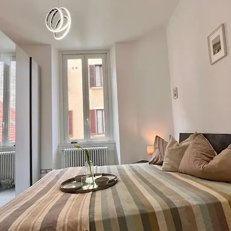 아파트 Urban House - Modern Flat Navigli Center *