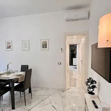 Urban House - Modern Flat Navigli Center Milan