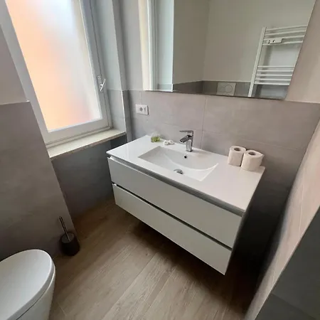 Domusmi Bordighera 32 * Milan