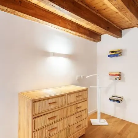 Serena's Blue In Dergano Apartman *